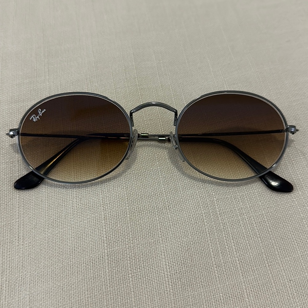 oval ray bans